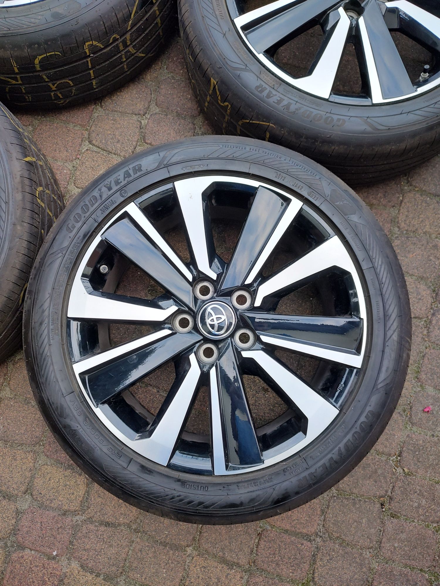 Koła letnie felgi 18 toyota Yaris cross Lexus ux 5x114,3 komplet kół
