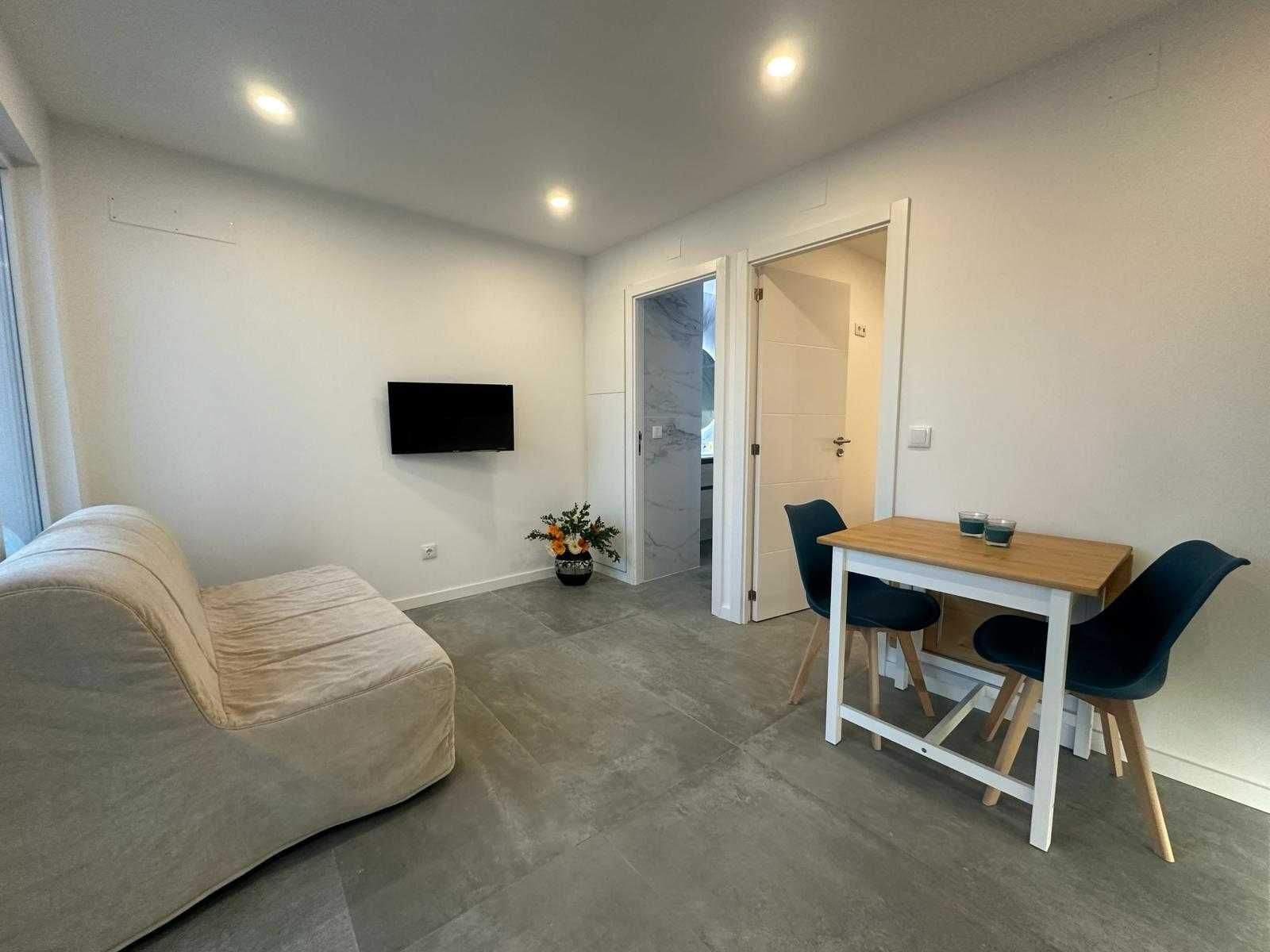 T1 Novo para Arrendamento – Mobilado, com Terraço e a 5 min da Praia