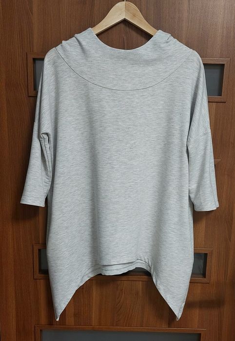 Asymetryczna bluza damska z kapturem jasna szara rozmiar uniwersalny
