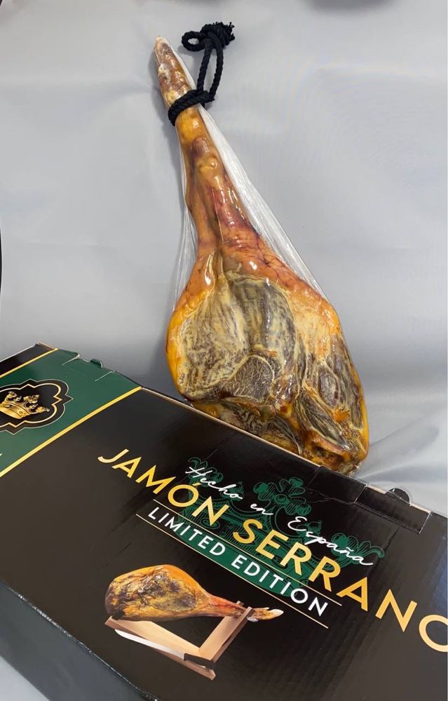 АКЦІЯ!!!Хамон Jamon Serrano limited edition на кістці Вага ноги 6,5 кг