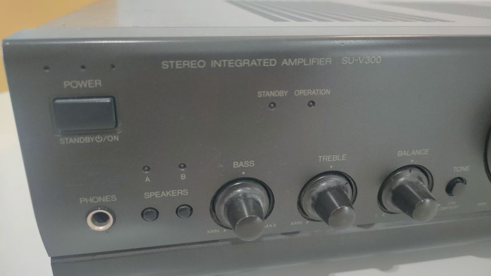 Wzmacniacz stereo Technics SU-V300, wejście na gramofon, 4 wyjscia