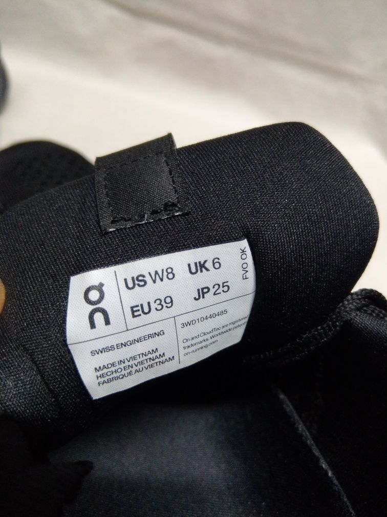 Buty Qc On Running Cloudsurfer 7 rozm. 39
