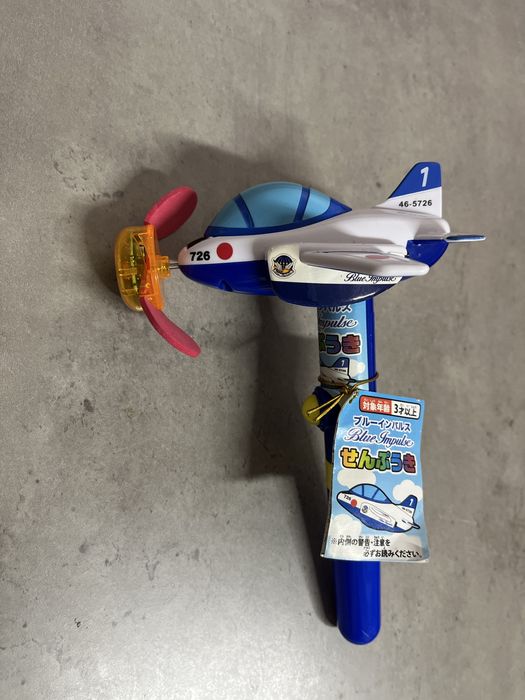 Портативный вентилятор ,Blue Impulse ,в виде самолета