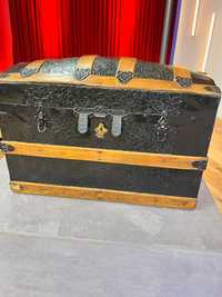 Piękny kufer stuletni odrestaurowany