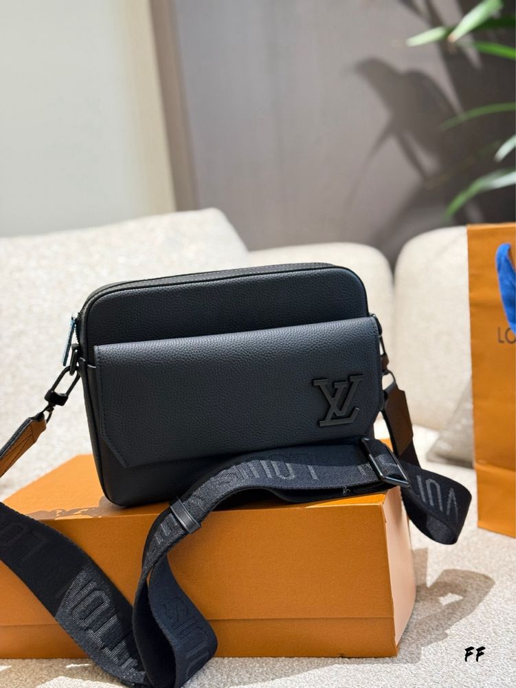 Louis Vuitton Fastline сумка мужская кожаная через плечо черная