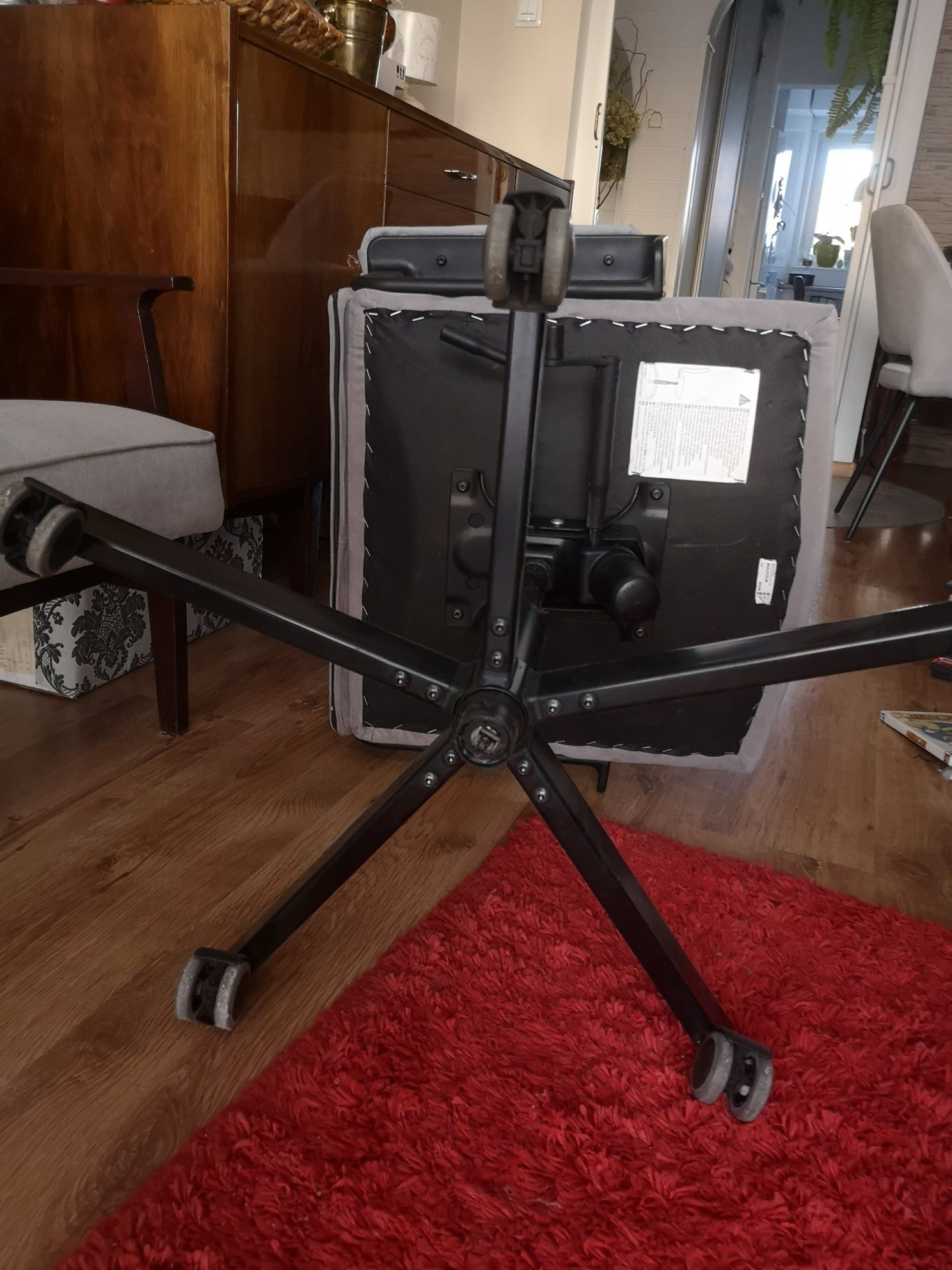 Fotel krzesło biurowe na kółkach Malkolm Ikea szare