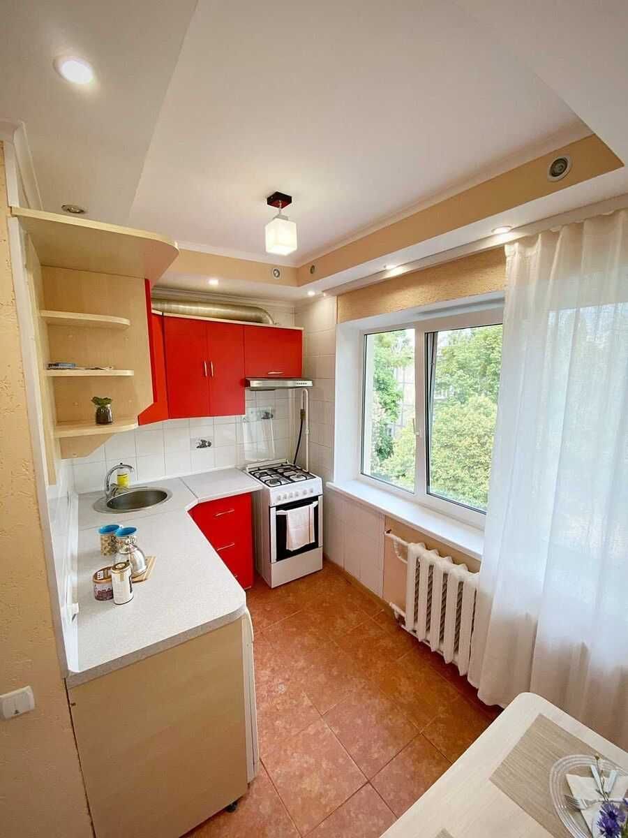Продаж 1к квартири з ремонтом ТЦ Квадрат вул. Гната Юри, 1/11