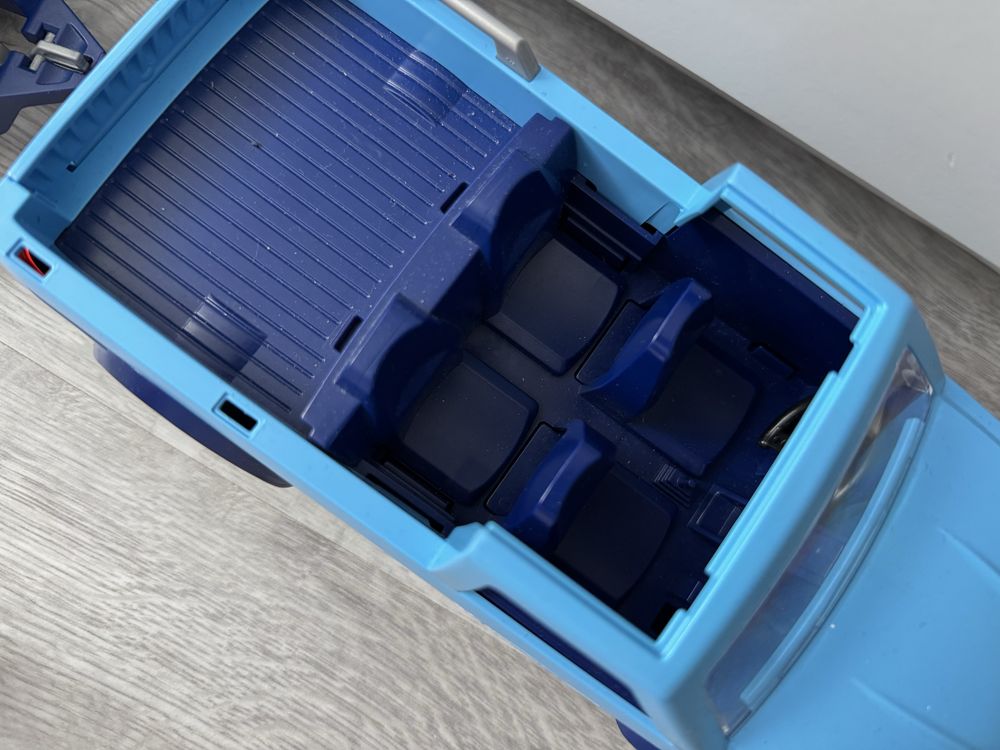 Playmobil auto pickup z przyczepą kempingową 9592