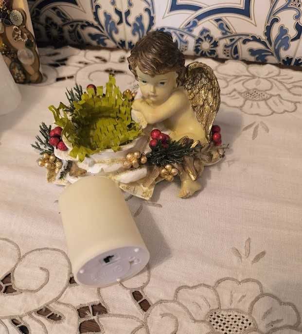 Anjo decorado com a serenidade e a magia do Natal    Artesanal