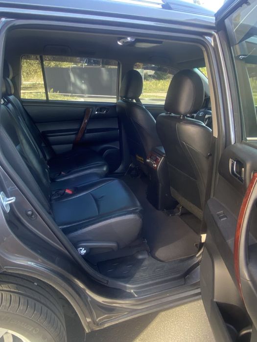 Продам Toyota Highlander