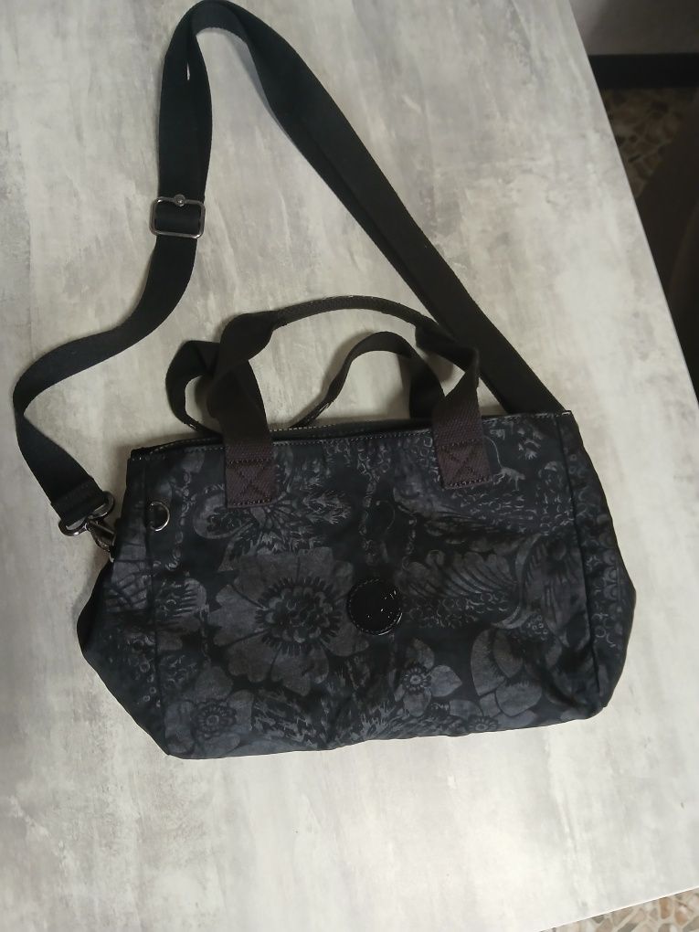 сумка kipling чорна