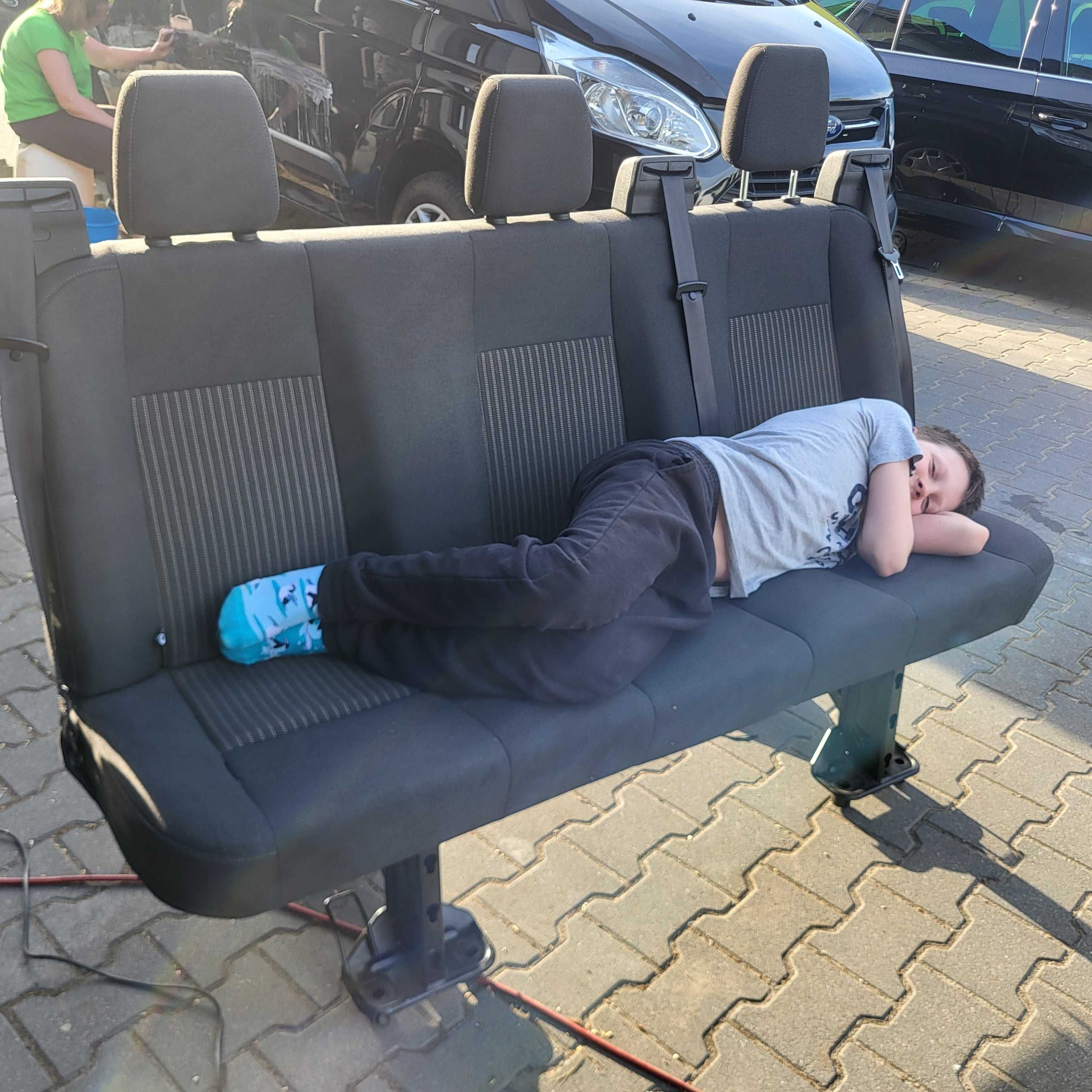 Fotele, drugi rząd Ford Custom brygadówka