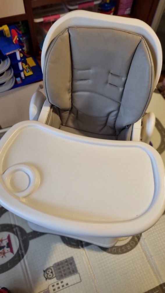 Продам стільчик для годування CARRELLO Stella, в гарному стані!