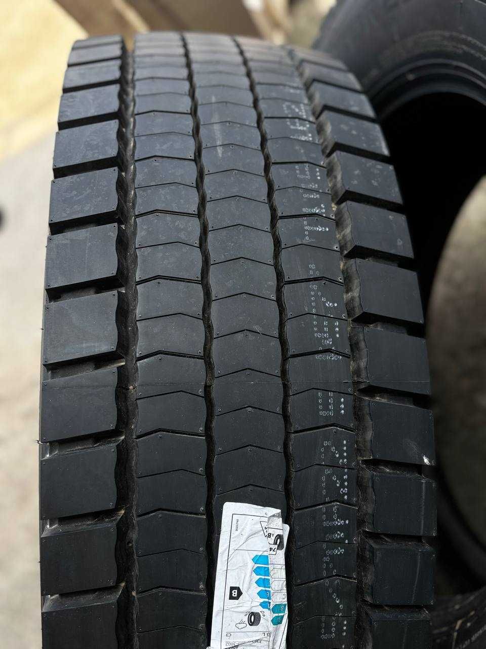 Комплект вантажних шин Black Lion 315/70 R22.5 156/150L