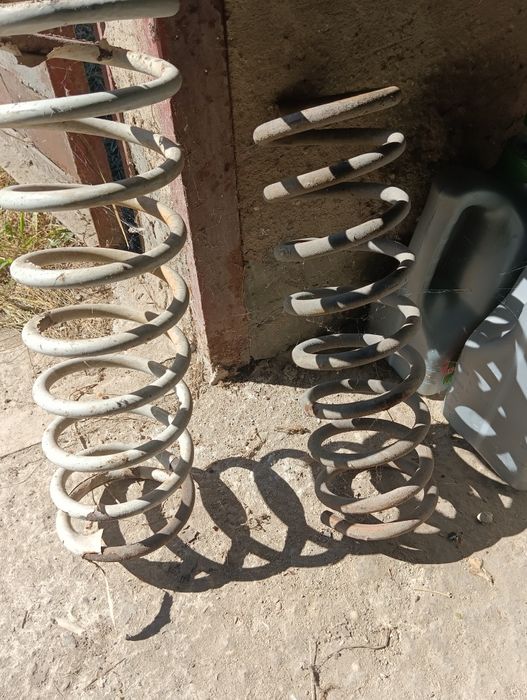 Продаю пружины на ВАЗ и лента тормозная