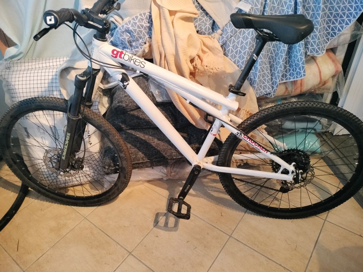 Bicicleta GT chucker