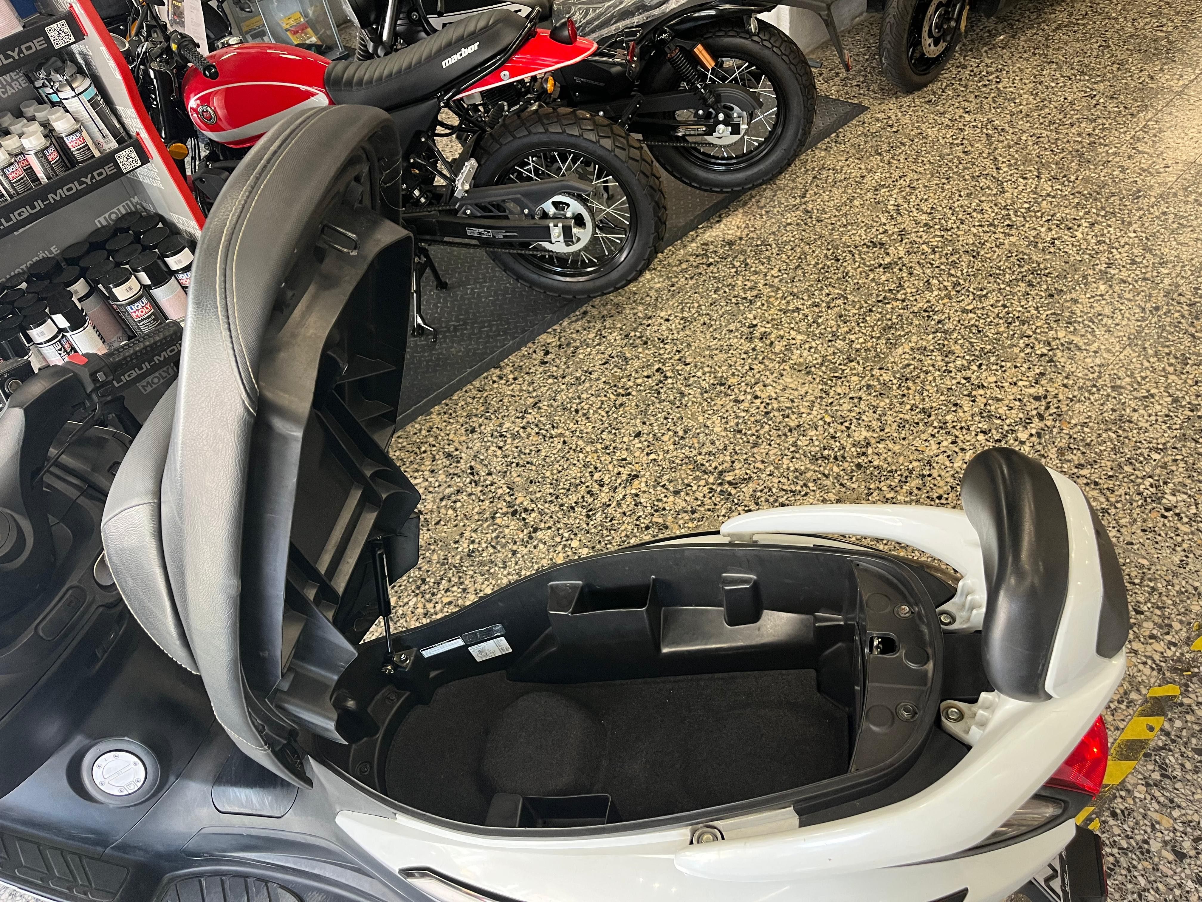 SYM 125 GTS Uma maxi scooter de grande conforto em Óptimo Estado