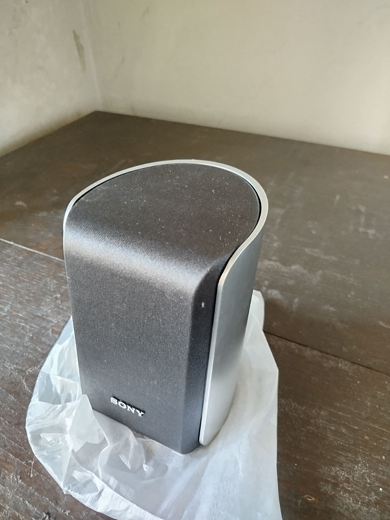 Home theatre speaker system
