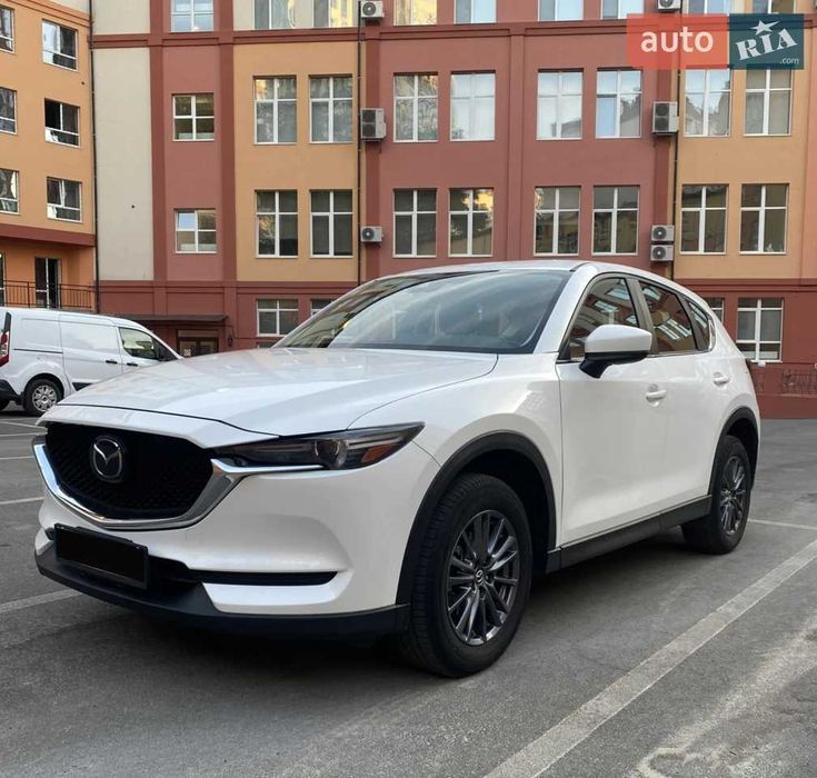 Автомобіль Mazda CX-5 2021 року