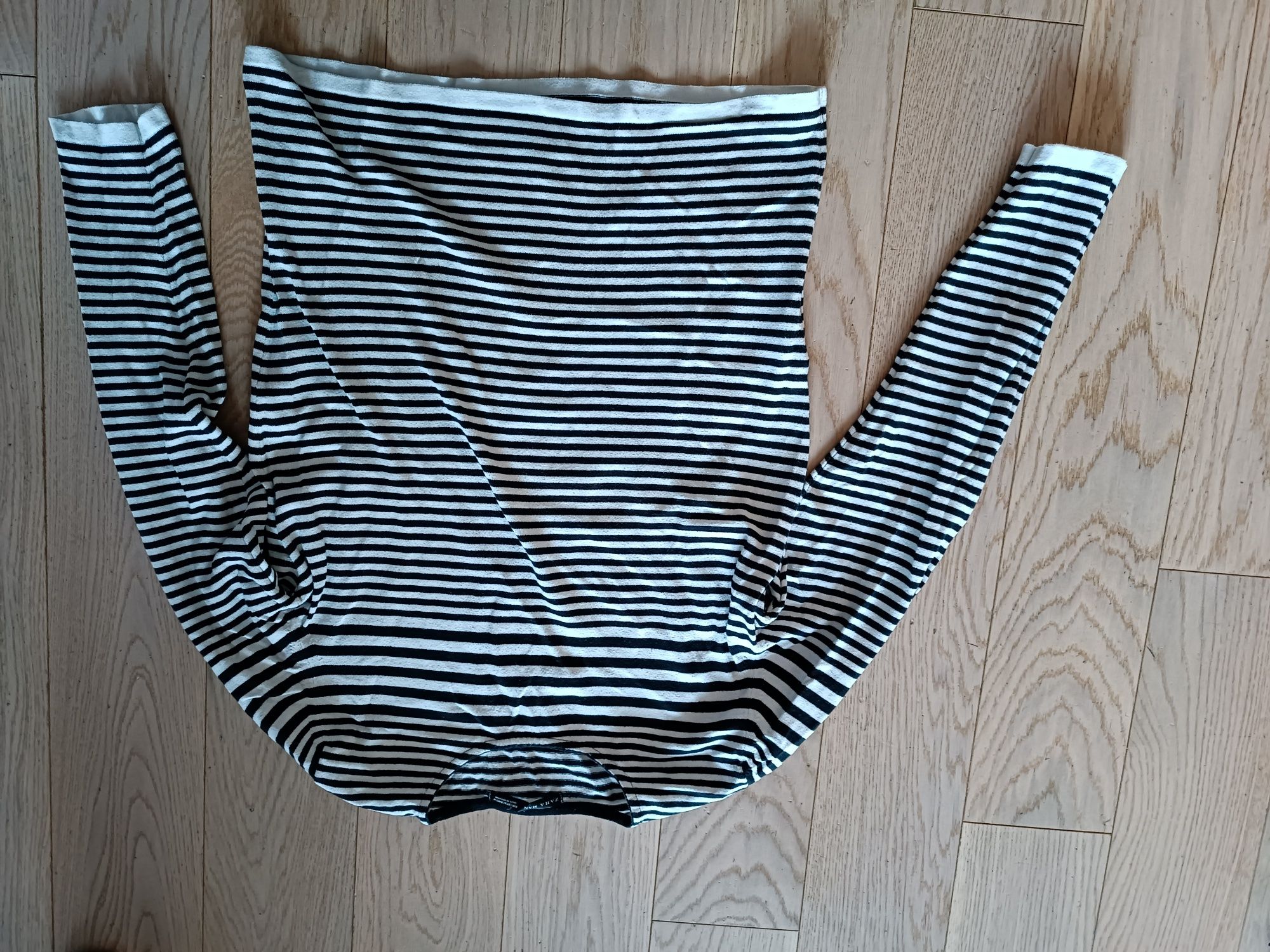 Męski swetr w paski bialoi czarne Zara rozmiar L