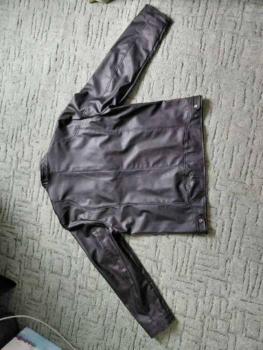 Чоловіча Кожана Куртка на Блискавці з багатьома карманами