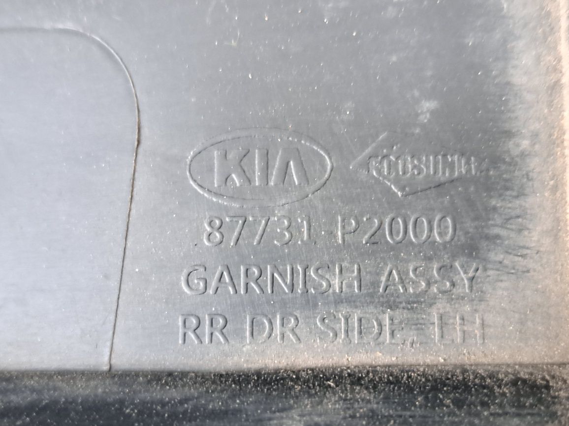 *Kia Sorento 4 IV listwa drzwi lewy tył Bardzo ładna