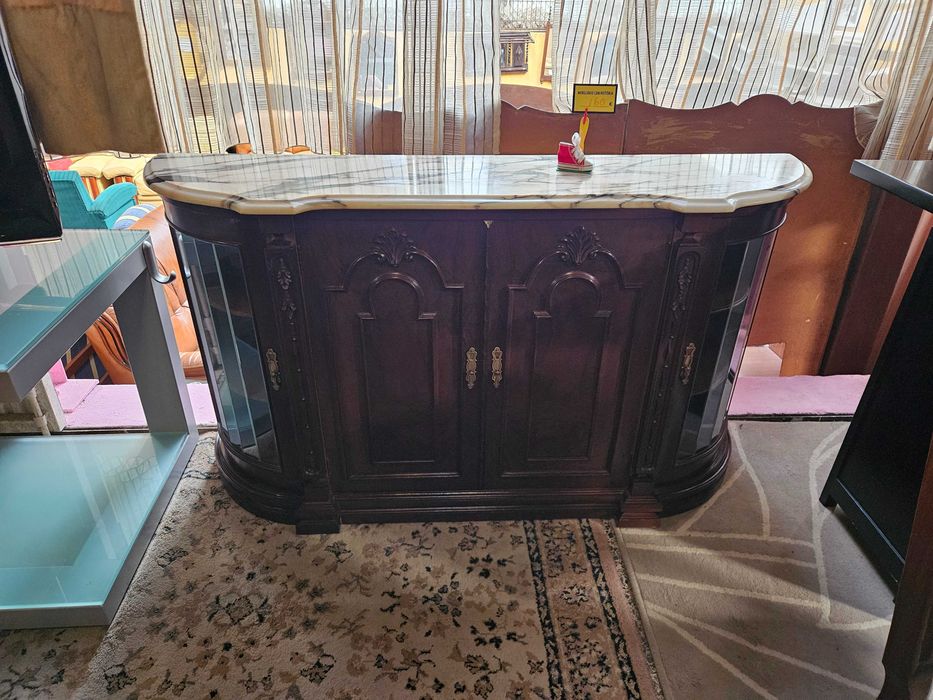 Consola em madeira pedra e portas laterais em vidro