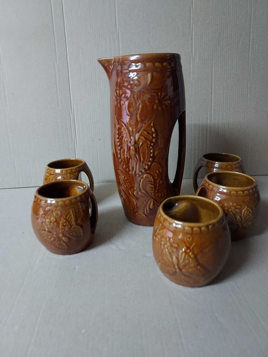 Conjunto de Jarro com 5 Canecas – Cerâmica Tradicional