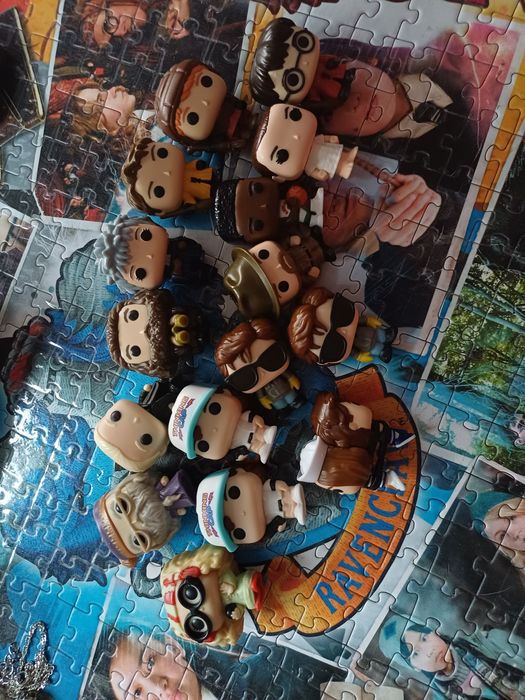 Фігурки очень странные дела и Гарри Поттер