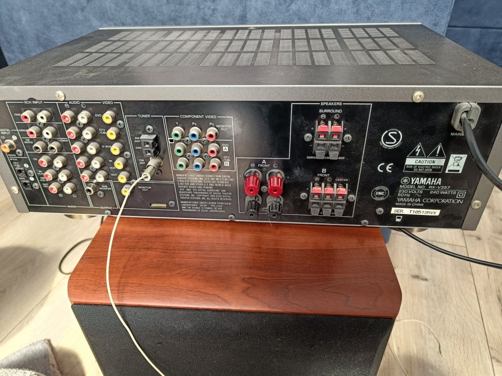 Amplituner Yamaha RX-v357