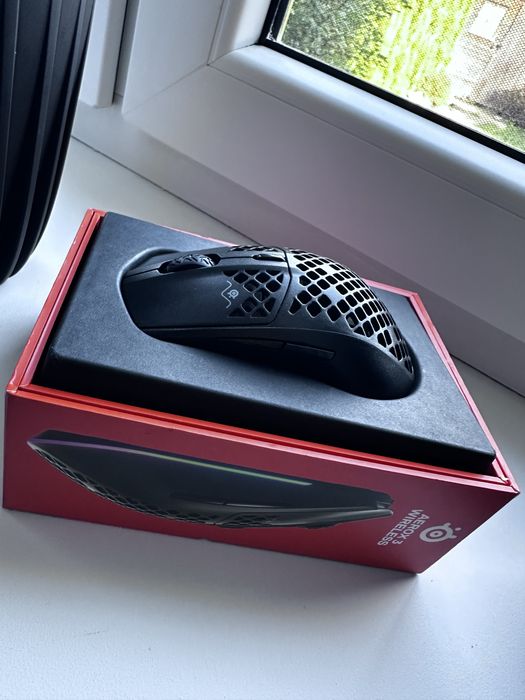 Myszka gamingowa steelseries aerox 3 wireless. Idealna dla graczy.