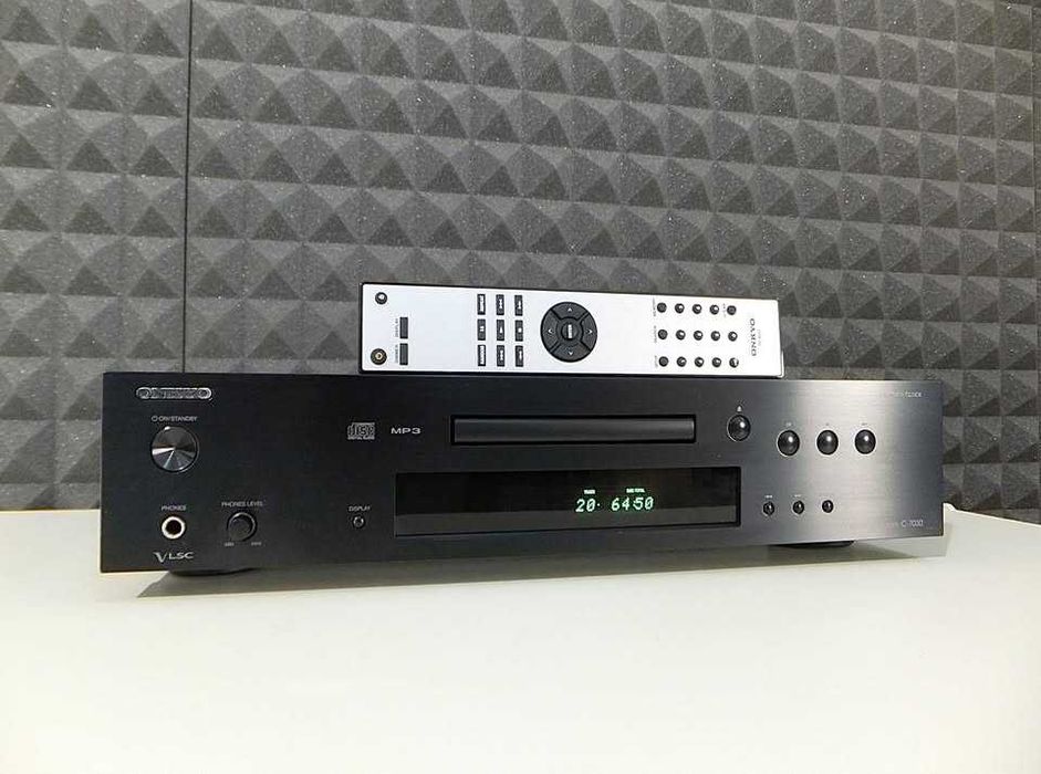 Markowy odtwarzacz cd ONKYO C-7030