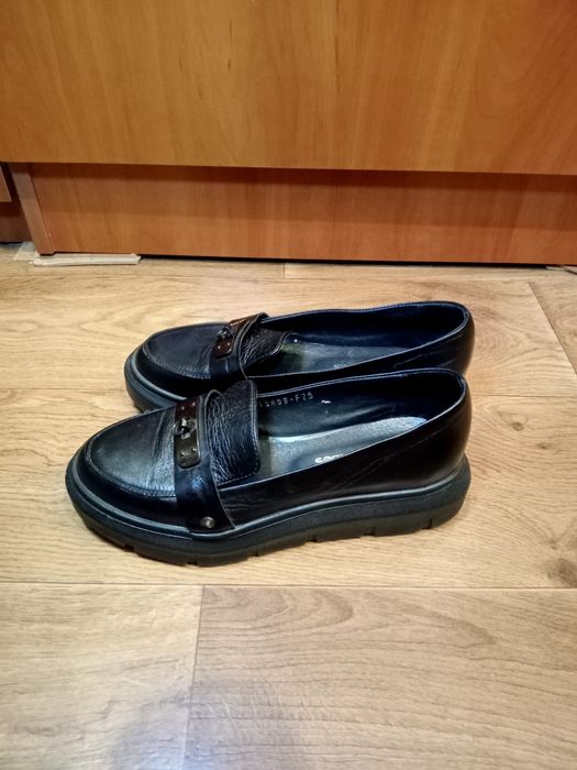 Шкіряні туфлі лофери 37-38 розмір