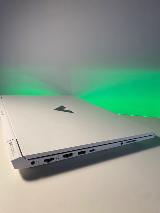 HP Victus 17" Ryzen 7 | RX 5500M | 144Hz