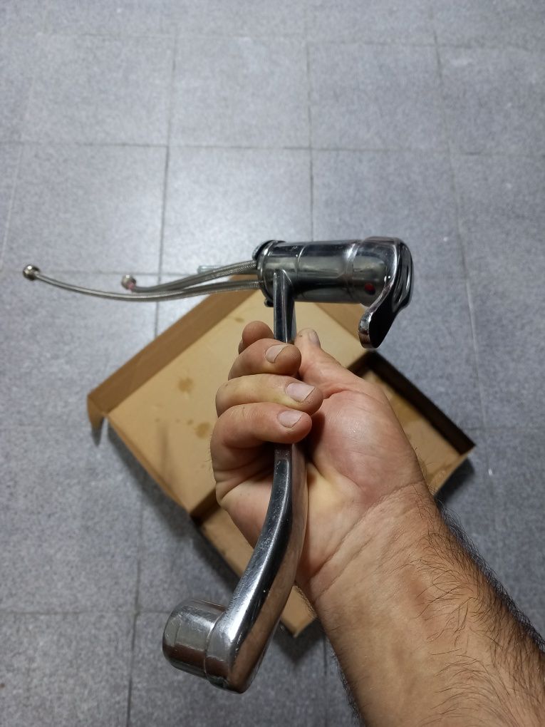 Torneira misturadora.
