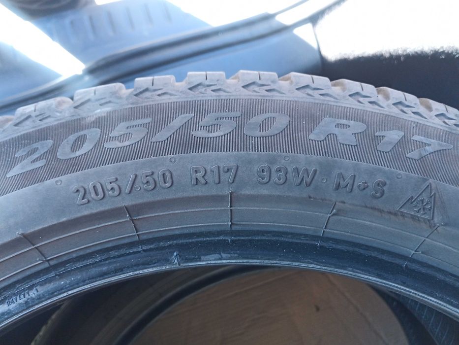 Гума Pirelly всесезонна