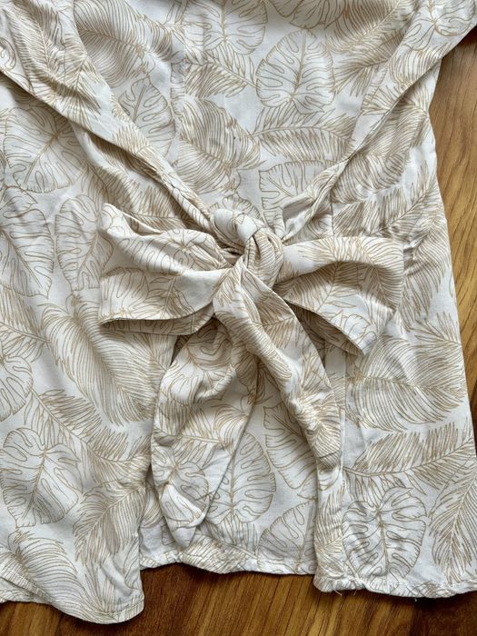 Beżowa bluzka w rośliny liście monstera L z wiskozy