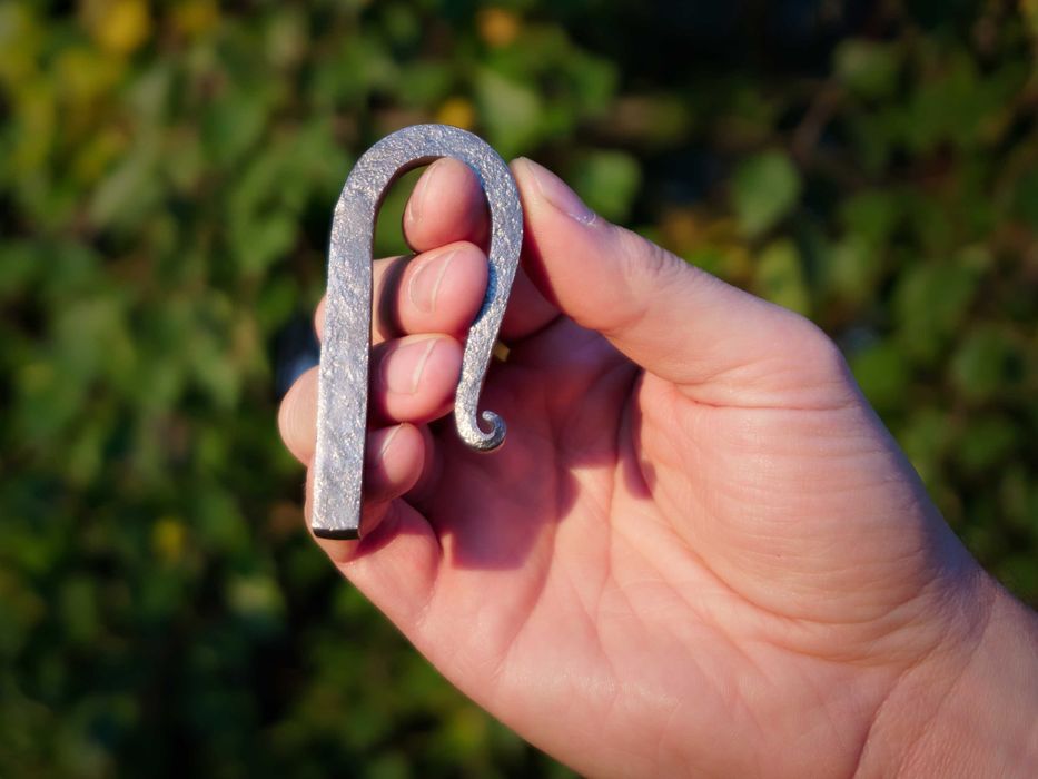 Kute krzesiwo kowalskie z krzemieniami, replika, do bushcraftu