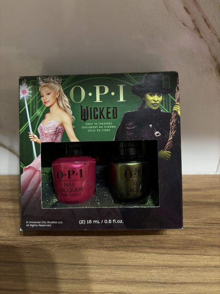 Wicked lakier do paznokci OPI lakier ariana grande
