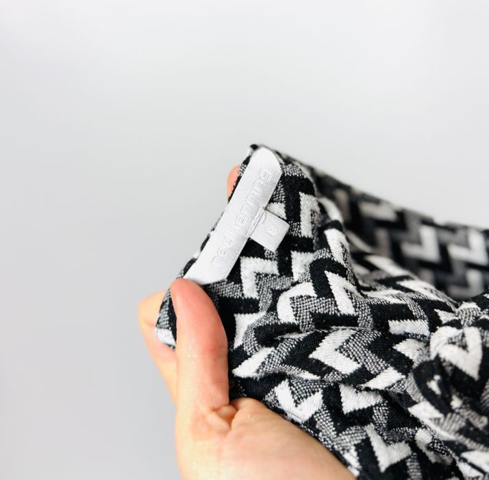 Rozkloszowana czarno-biała sukienka S 36 Redherring