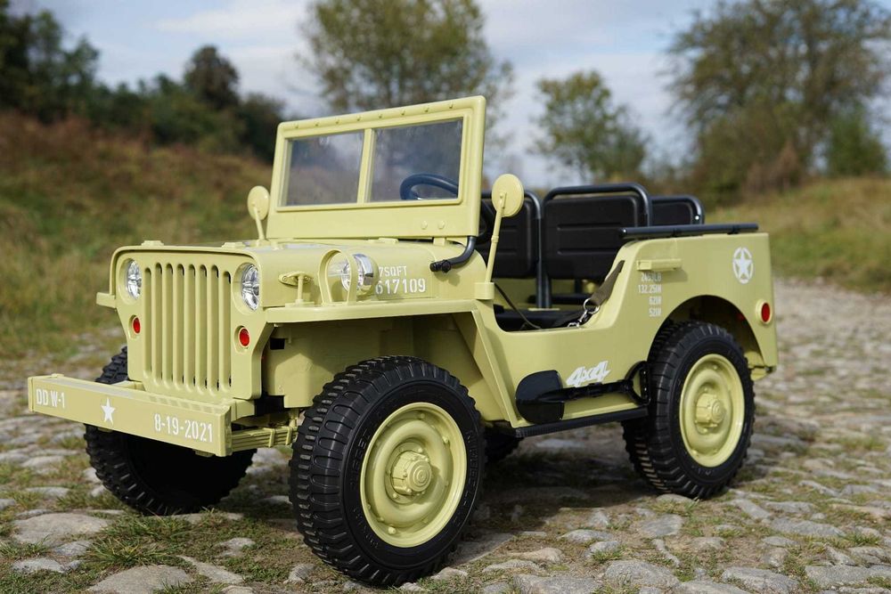 WOJSKOWY JEEP 24V 800W 4x4 Retro Elektryczny Auto Akumulator 3 DZIECI