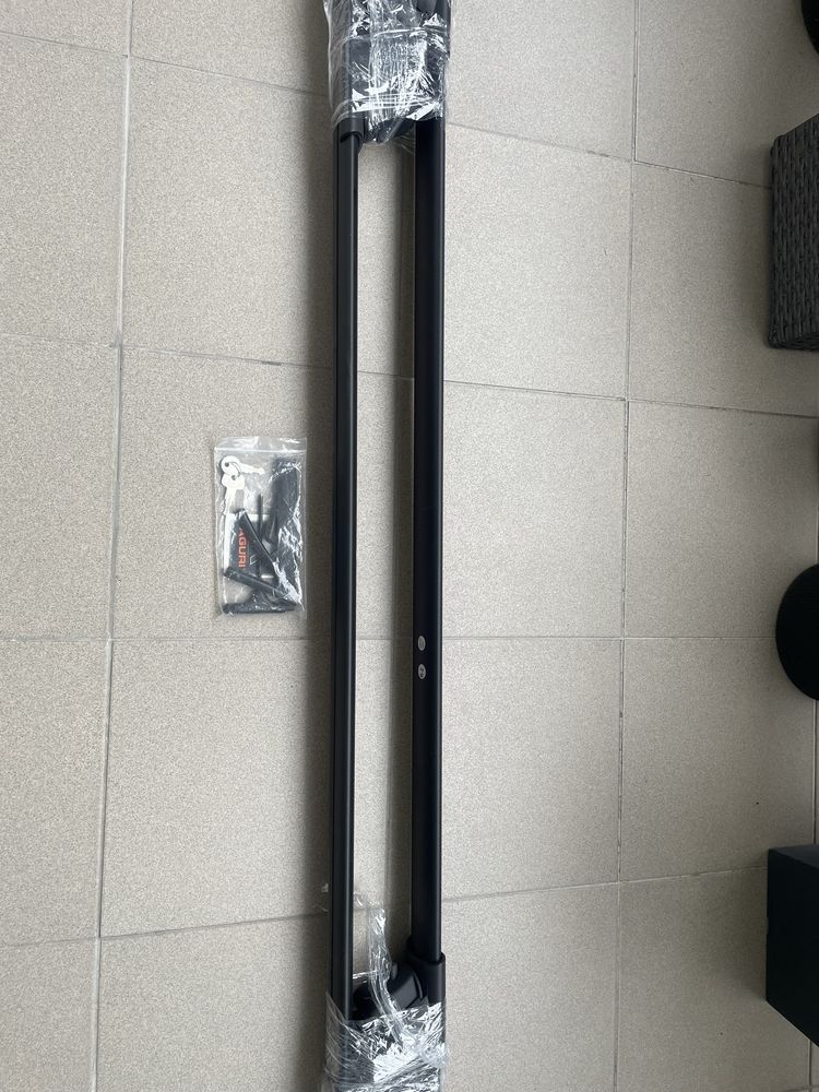 Relingi dachowe bagaznik Aguri Runner 2 135cm czarne z zamkiem r2