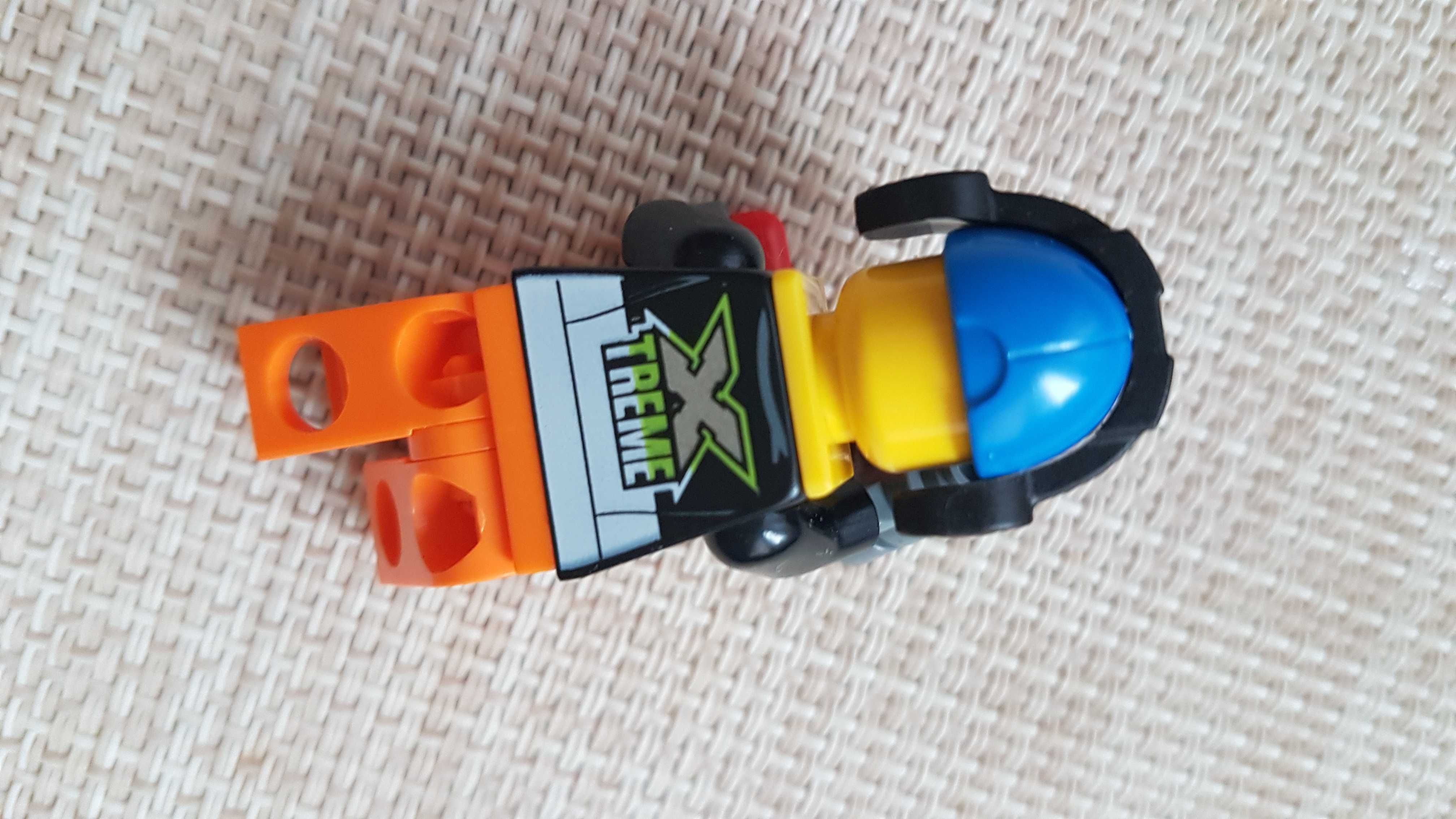 dwie figurki z zestawu 60085 LEGO City - Xtreme Powerboat Driver cty