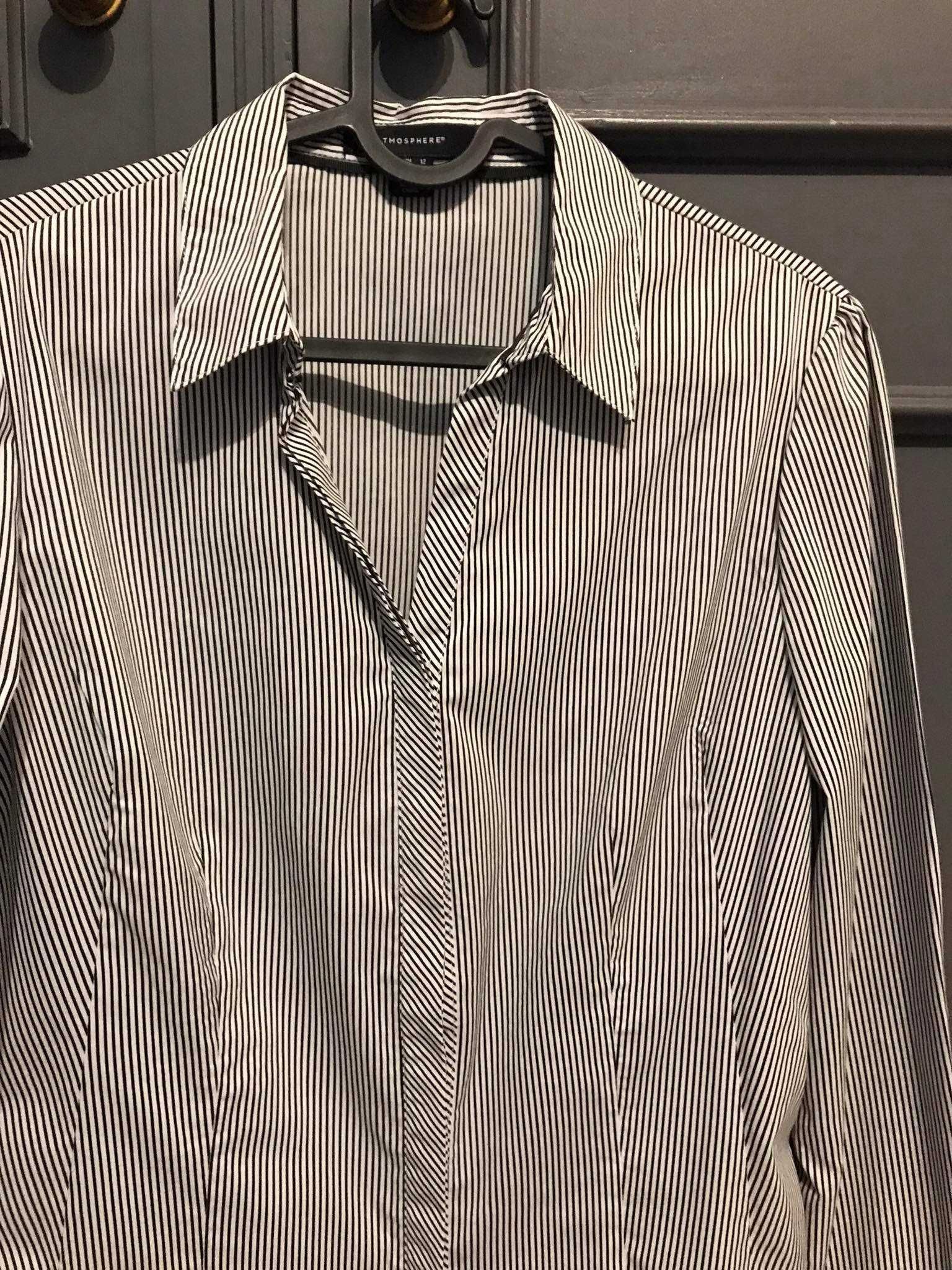 Camisa às riscas