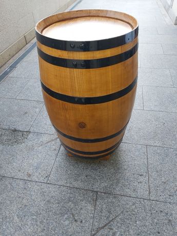 Bar feito de barril