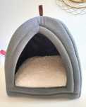 Cama de Gato Cinzenta com almofada branca