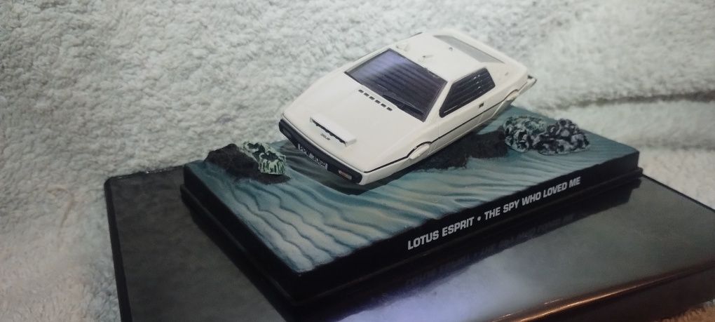 Lotus Esprit the spy WHO lowet me 1/43