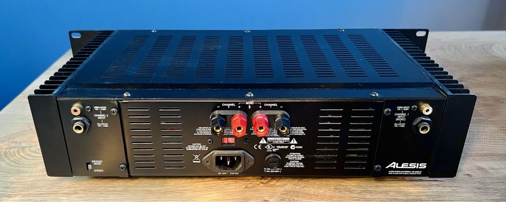 Alesis RA150 koncowka mocy amplifier