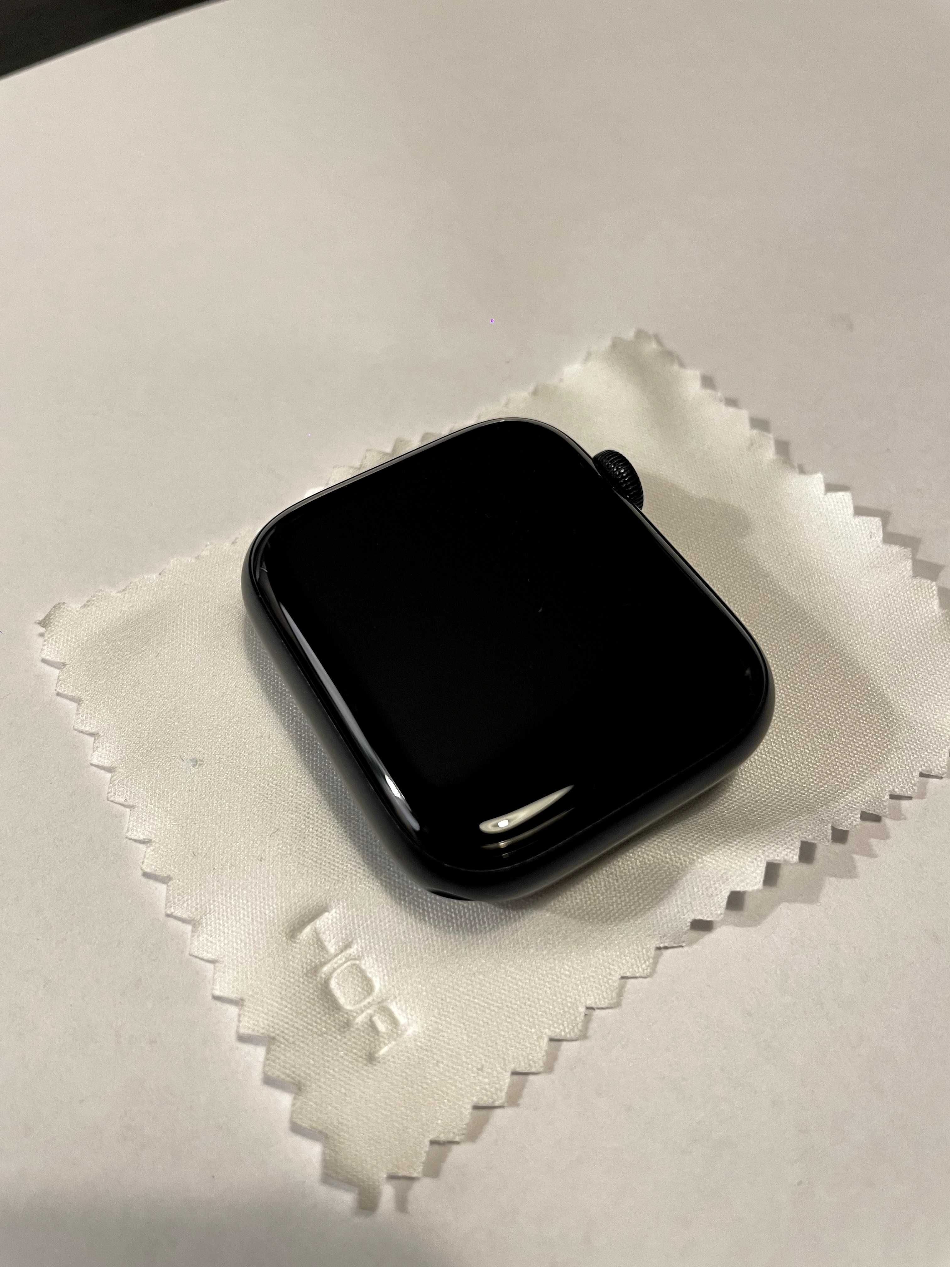 Apple Watch SE 2 GPS + Cellular 44mm Gwiezdna Szarość – Idealny Stan