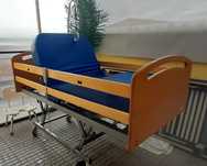 Cama articulada elétrica e elevatória hospitalar Orthus